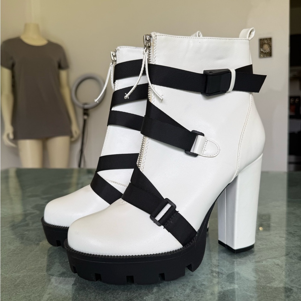Boots Block Heel Platform White Leather Black Belt, Sz 9 Zipper Heels - Picture 3 of 6